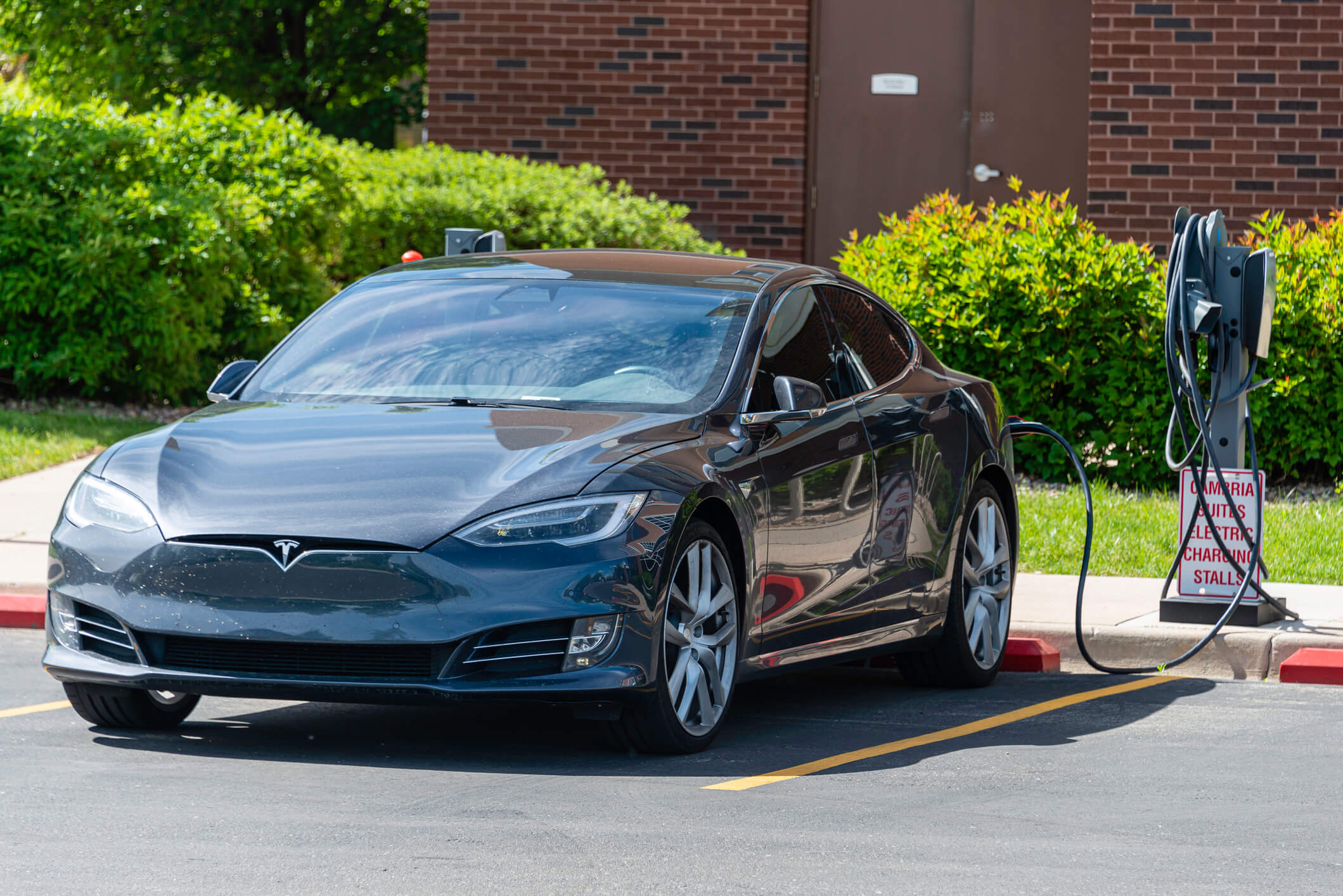 TheLemonFirm.com discusses the different kinds of defects that are often in Tesla Motors vehicles.